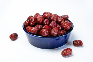 器に盛った乾燥ナツメ