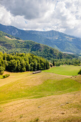 Fototapeta na wymiar Vue sur la campagne et les Alpes Suisse