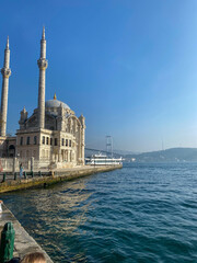 Fototapeta na wymiar Beautiful mosque on the bosphorus