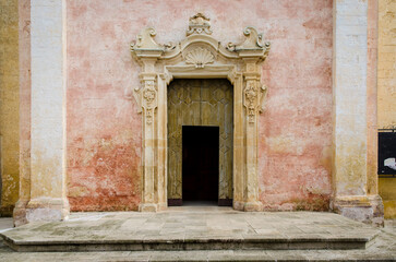 Fototapeta na wymiar La facciata della chiesa dedicata a Sant’Ippazio a Tiggiano, borgo del Salento, in Puglia