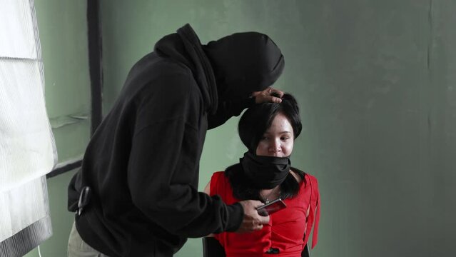 Thieves kidnap young woman, threaten ransom by phone