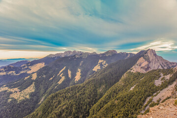 Obraz premium Landscape View Of The Holy Ridge At Twilight On The Peak of Pintian Mountaion, Wuling Quadruple Mountains Trail, Shei-Pa National Park, Taiwan
