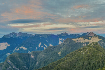 Obraz premium Landscape View Of The Holy Ridge And Nanhu Zhongyangjian Mountain With Amazing Sunriset On The Peak of Tao Mountaion, Wuling Quadruple Mountains Trail, Shei-Pa National Park, Taiwan
