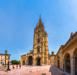 Fototapeta na wymiar Street view of Oviedo city, Spain 