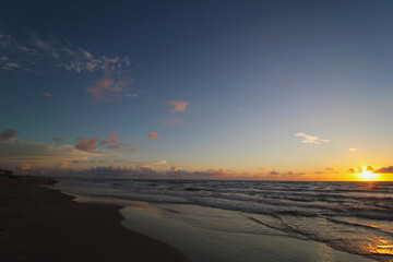 Fototapeta na wymiar sunset over the sea.