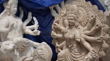 Obraz premium Navratri Images Mata Durga Hindu God durga puja sculpture in progress