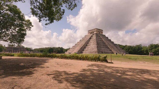 Magnificent central pyramid of chichen itza, riviera maya