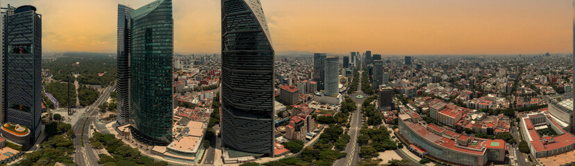 Panorámica aérea de Paseo de la Reforma. CDMX, México