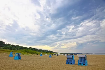 Papier Peint photo Heringsdorf, Allemagne Hooded beach chairs at the Baltic sea in Heringsdorf, Mecklenburg-Vorpommern state, Germany