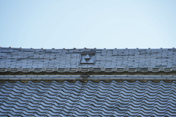 宝戒寺の屋根（日本、神奈川県鎌倉市小町）
