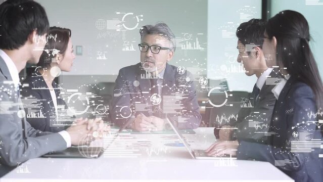 ミーティングをする人々　テクノロジーコンセプト