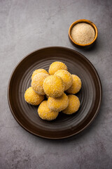 Khas khas besan laddu or poppy seeds and chickpea flour laddo or laddoo