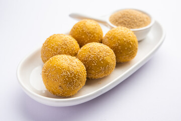Khas khas besan laddu or poppy seeds and chickpea flour laddo or laddoo