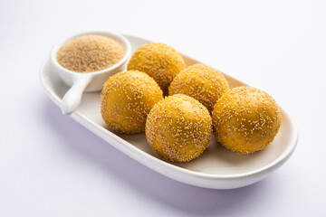 Khas khas besan laddu or poppy seeds and chickpea flour laddo or laddoo