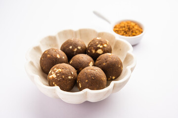 Fenugreek or methi ke Laddu, laddo or laddoo or sweet mithai balls for boosting immunity in winters