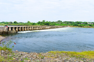 Obraz premium River bridges and flowing water, river and beautiful nature