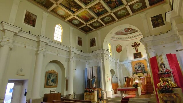 Camerota - Panoramica della navata della Chiesa di Santa Maria delle Grazie