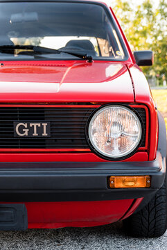 Face avant d'une Volkswagen Golf GTI Mk1