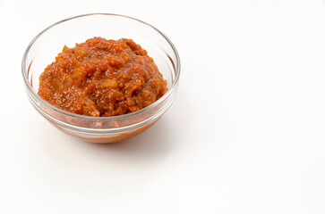 ガラスボウルに入れたミートソース