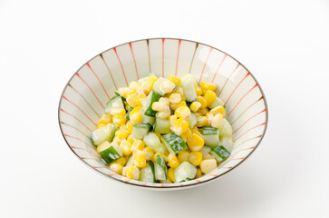 キュウリとコーンのサラダ