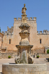 Obraz premium Monasterio de las Santas Cruces en Aiguamurcia Tarragona España 