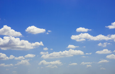 beautiful blue sky and white fluffy cloud horizon outdoor for background.