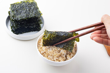 dried laver with steamed rice © bong