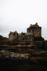 Fototapeta na wymiar castle in scotland eilean donan