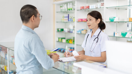 Specialist pharmacists provide advice and assistance to patients who come into the pharmacy or clinic, Prescribe medication as prescribed by a doctor, Service and assistance to patients, Pharmacy.