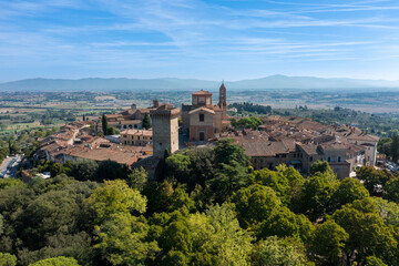 Fototapeta na wymiar close-up frontal aerial view of the town of lucignano tuscany