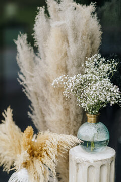 Decor with floral elements 