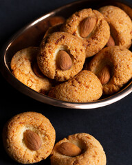 Almond cookies