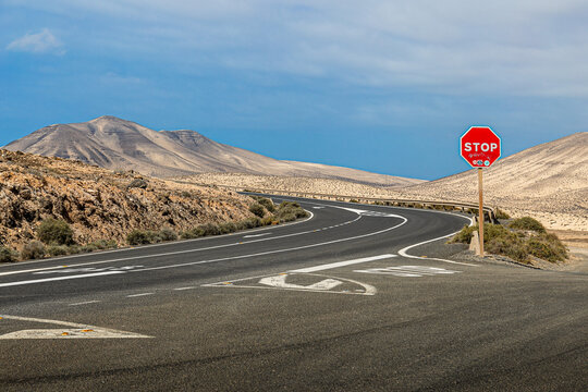 Weg mit Stoppschild