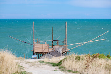 Apulia, Pulia, Gargano, Adriratyk, antyczny dźwig, żuraw, trebusz do połowu ryb i owoców morza. © Tomasz