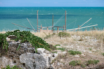 Apulia, Pulia, Gargano, Adriratyk, antyczny dźwig, żuraw, trebusz do połowu ryb i owoców morza.