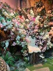 Beautiful throne with red flowers