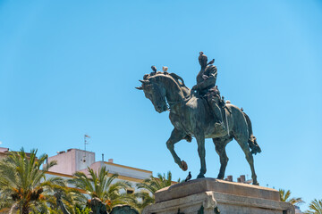 Fototapeta premium Horse sculpture in the plaza del arenal in the town of Jerez de la Frontera in Cadiz, Andalusia