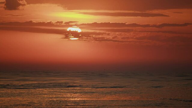 Sun rising in the sea, Itaja&iacute; - Santa Catarina