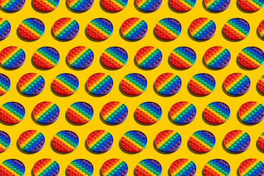 Rainbow circle shape isometric pattern of silicon toy for kids