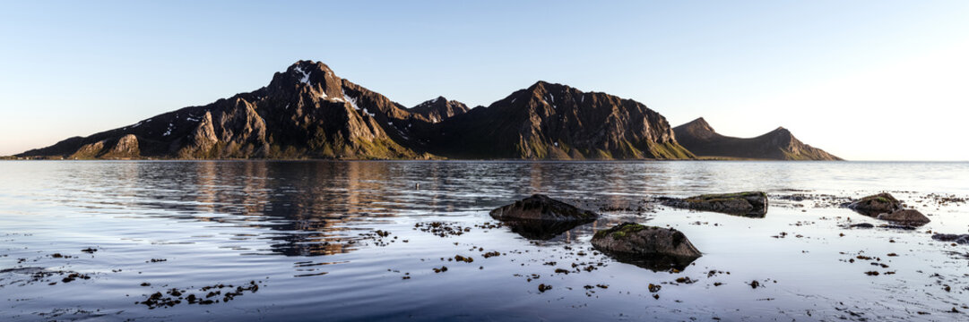 Fototapeta Flakstadoya Mountains and Fjord Lofoten Islands