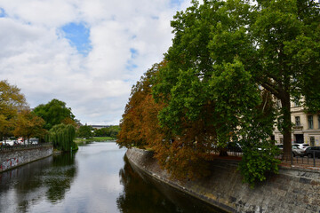 Obraz premium View along Canal