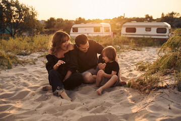 Obraz premium happy family in a beach