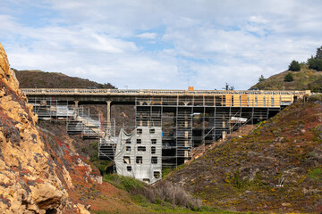 Fototapeta na wymiar Bridge under construction on scenic highway1 near near Big Sur on California coast 