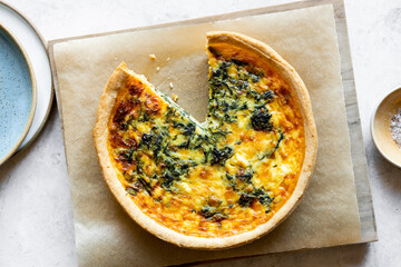 Quiche with spinach and feta cheese