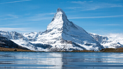 Fototapeta View With Lake Of Matterhorn In The Back. obraz