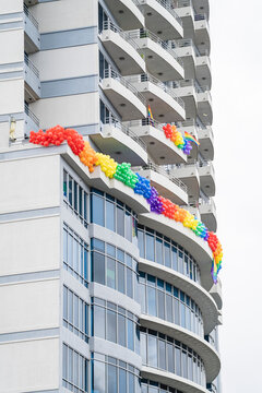 Building decorated with balloons 