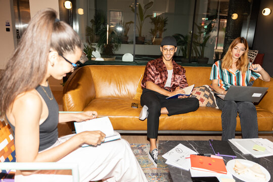 Direct Flash UGC Colleagues In A Coworking.