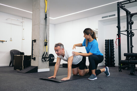 Man doing rehabilitation therapy at the physiotherapist