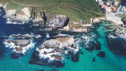 Vista aérea con drone en la playa Valdoviño, Ferrol, Galicia, España