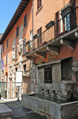 Brescia, antica fontane e rovine della città Romana